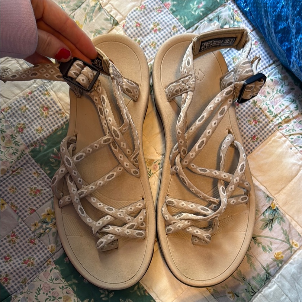 Viakix Stylish Beige Strappy Sandals hiking - Picture 2 of 8